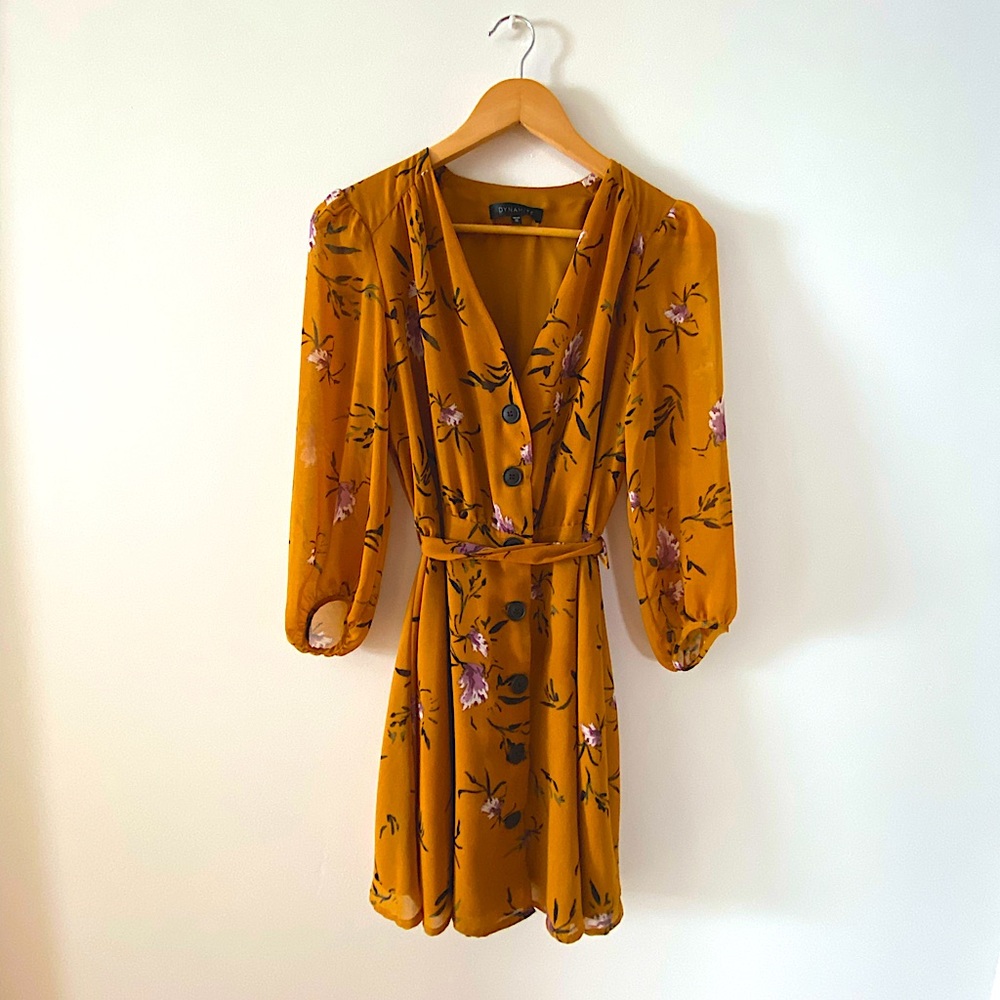Dynamite Floral Dress 🌼